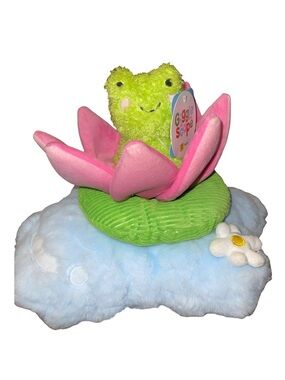 GIGGLE SCAPE FROG ON A LILLY PAD PLUSH